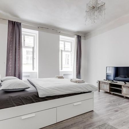 Lovely Apartments Heart Of Prague Exterior photo