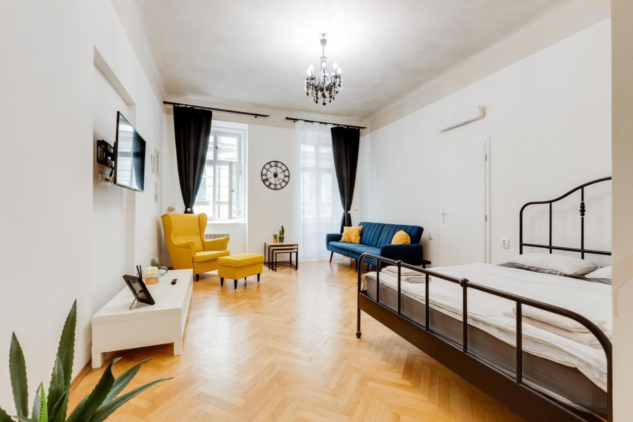 Lovely Apartments Heart Of Prague Exterior photo